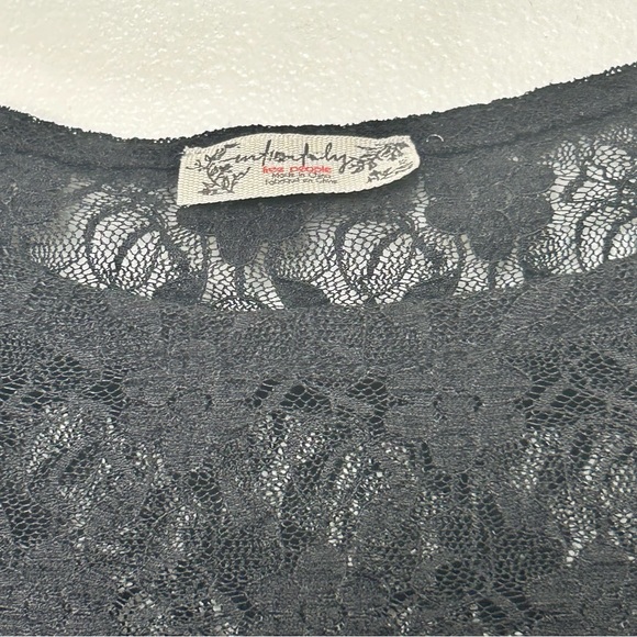 Sold out Free People NWOT Keep It Simple Lace Baby Tee in Black- Size XS - Picture 5 of 8